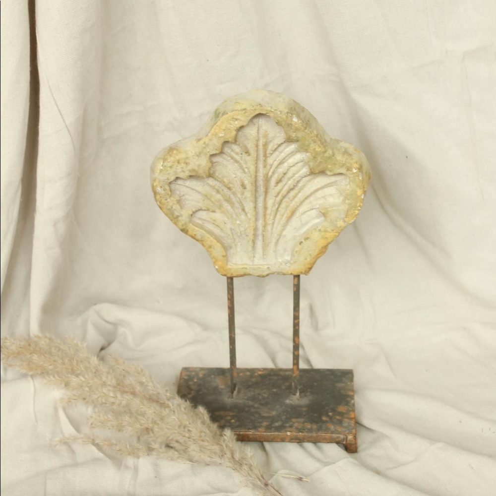 Anthropology Stone Inscribed Stone Objet / leaf shaped Stone Statue